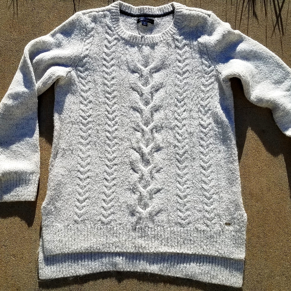 Tommy Hilfiger knit sweater
